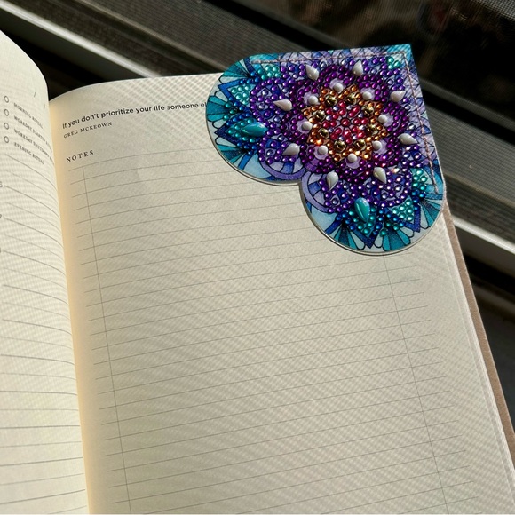 Diamond Art HEART 08 Corner Bookmark, Colorful, Sparkly (BLUE, PURPLE, PINK) - Picture 7 of 15